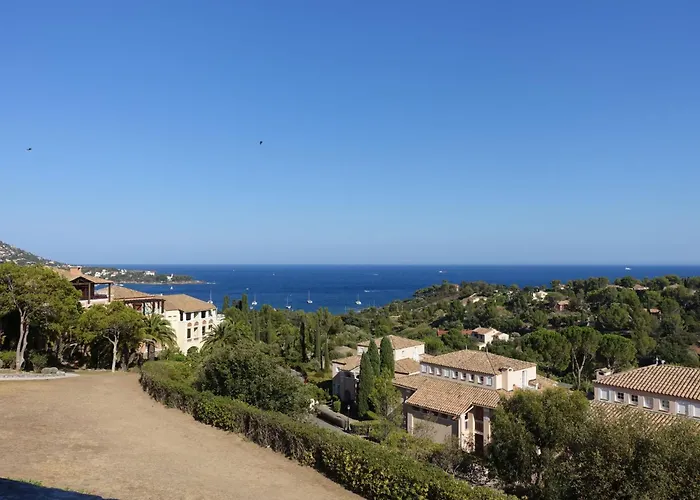 Апартаменти L'esquinade - P3 213 By Interhome *