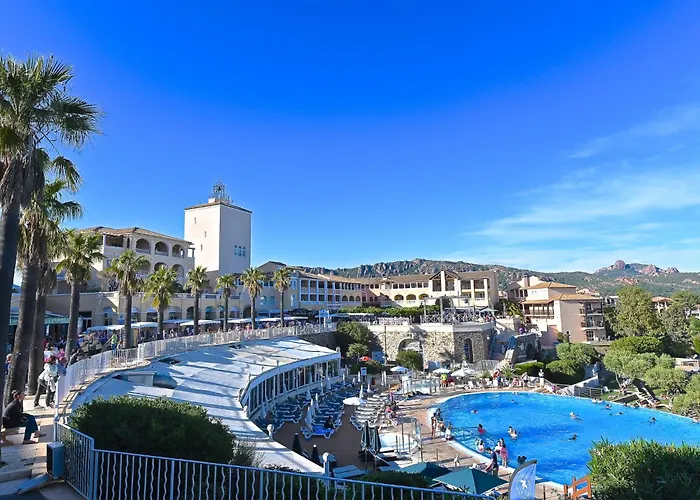 Апартаменти L'esquinade - P3 213 By Interhome *